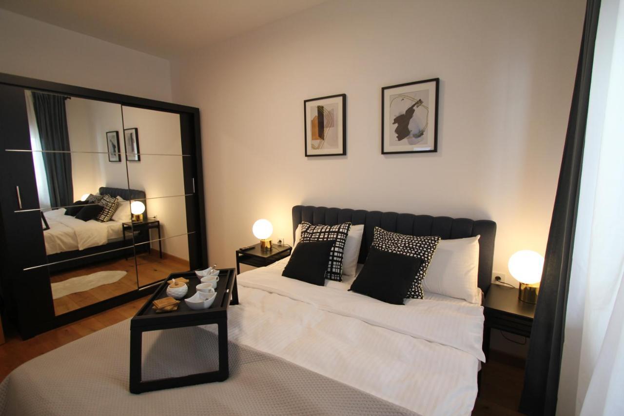 Apartment Lupo Apartman 1 *